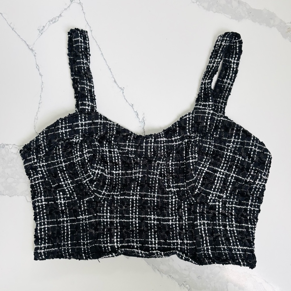 Japra Women’s Black and White Plaid Crop Top